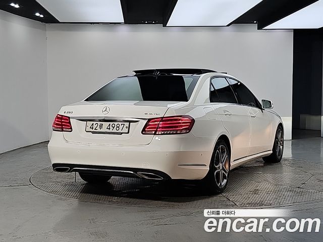 Mercedes-Benz E-Class (W212) E250 BlueTec 4MATIC AV 2016 — фото 4