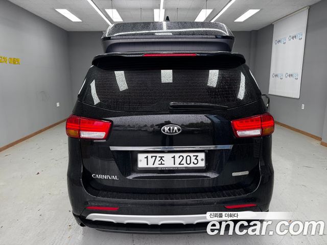 Kia Carnival 9-seater Hi-Limousine Prestige 2016 — фото 4