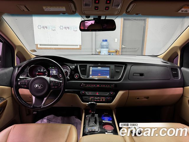 Kia Carnival 9-seater Hi-Limousine Prestige 2016 — фото 7