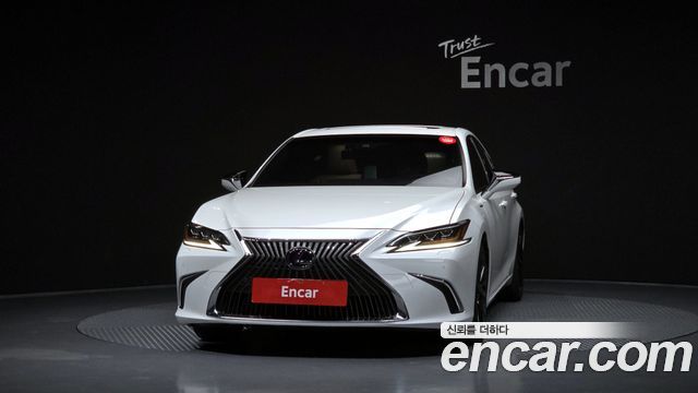 Lexus ES300h (VII) Executive 2019 — фото 3