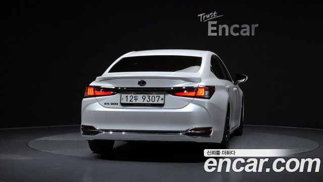 Lexus ES300h (VII) Executive 2019 — фото 4