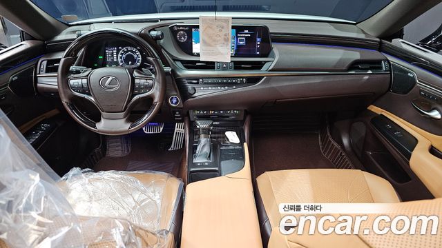 Lexus ES300h (VII) Executive 2019 — фото 7