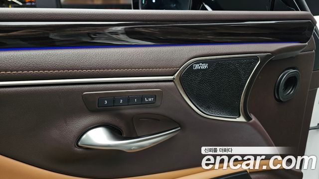 Lexus ES300h (VII) Executive 2019 — фото 33