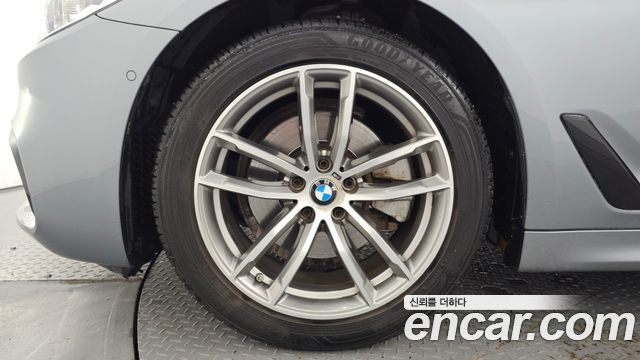 BMW 5 Series (G30) 520d xDrive M Sport Package Plus 2017 — фото 5