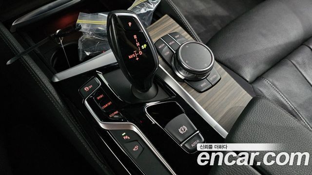 BMW 5 Series (G30) 520d xDrive M Sport Package Plus 2017 — фото 9
