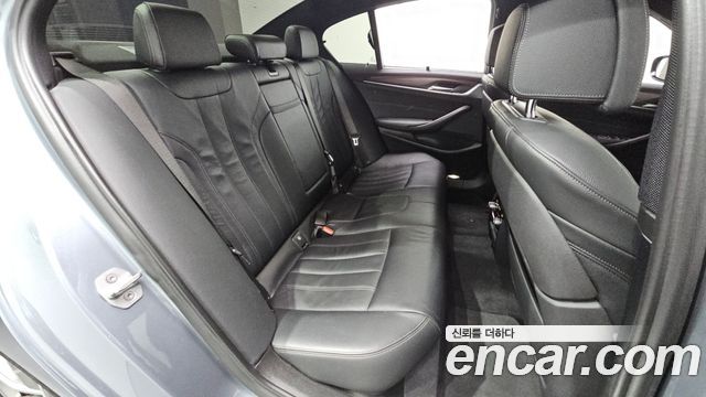 BMW 5 Series (G30) 520d xDrive M Sport Package Plus 2017 — фото 11