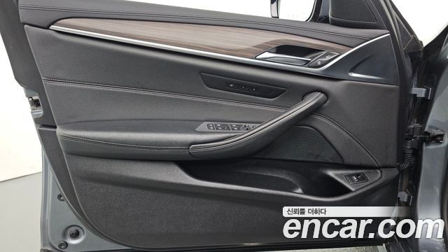 BMW 5 Series (G30) 520d xDrive M Sport Package Plus 2017 — фото 24