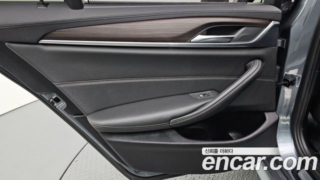 BMW 5 Series (G30) 520d xDrive M Sport Package Plus 2017 — фото 25