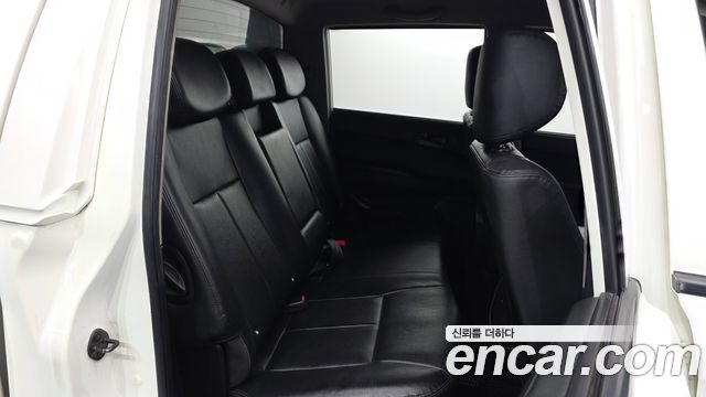 KG Mobility (SsangYong) Korando Sport Adventure 60th Edition 4WD 2015 — фото 11