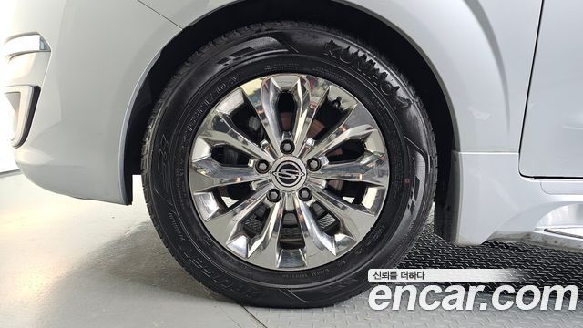 KG Mobility (SsangYong) Korando Turismo 4WD TX 9-seater 2017 — фото 5