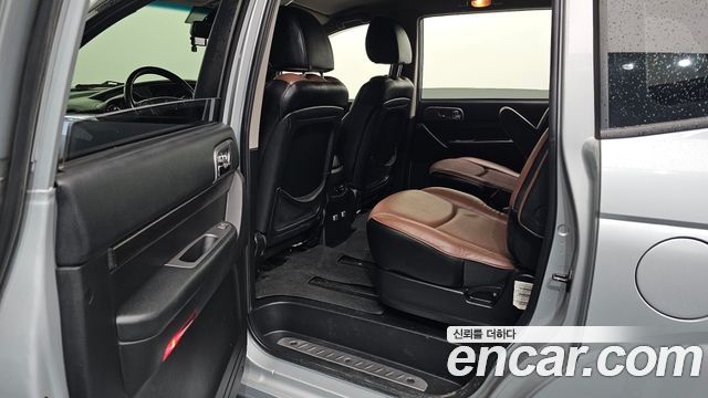 KG Mobility (SsangYong) Korando Turismo 4WD TX 9-seater 2017 — фото 12
