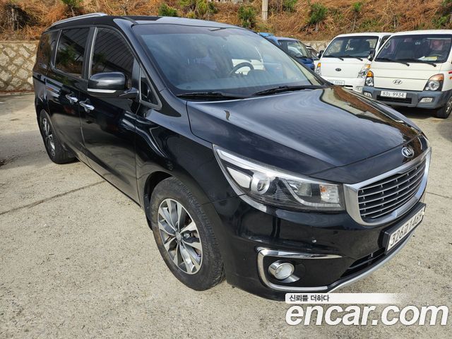 Kia Carnival 9-seater Luxury 2017 — фото 2
