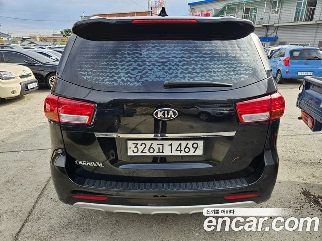 Kia Carnival 9-seater Luxury 2017 — фото 4