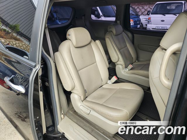 Kia Carnival 9-seater Luxury 2017 — фото 17
