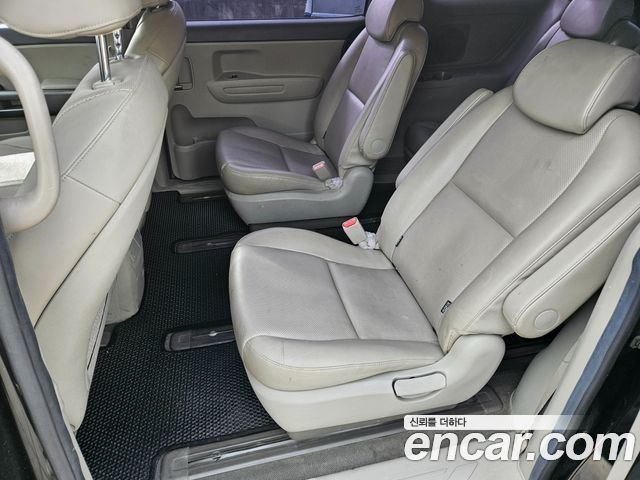 Kia Carnival 9-seater Luxury 2017 — фото 20