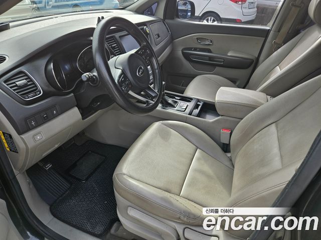 Kia Carnival 9-seater Luxury 2017 — фото 21