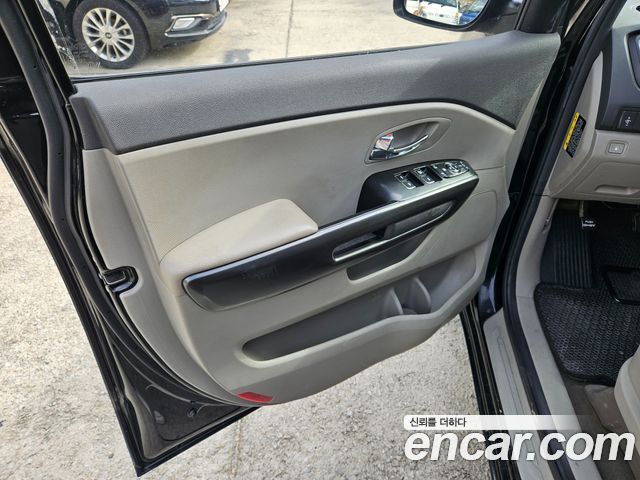Kia Carnival 9-seater Luxury 2017 — фото 22