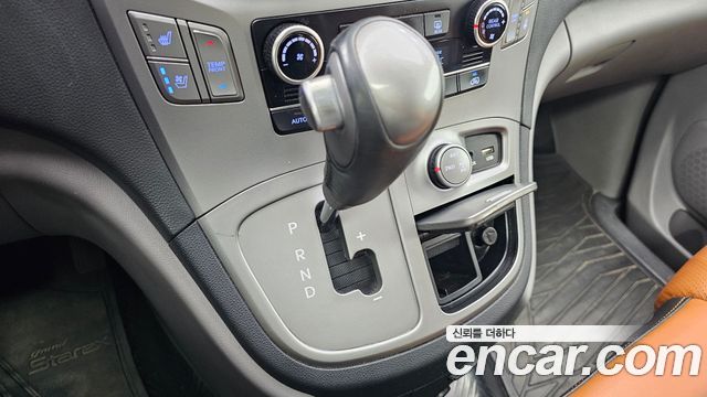 Hyundai Grand Starex 4WD 12-Seater Wagon Modern Special 2016 — фото 9
