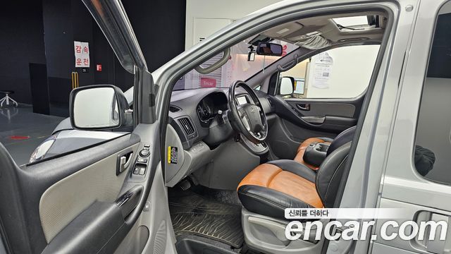 Hyundai Grand Starex 4WD 12-Seater Wagon Modern Special 2016 — фото 10