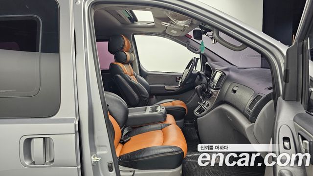 Hyundai Grand Starex 4WD 12-Seater Wagon Modern Special 2016 — фото 11