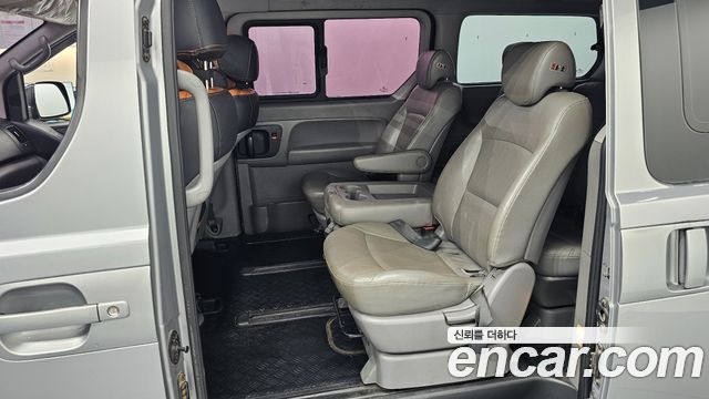 Hyundai Grand Starex 4WD 12-Seater Wagon Modern Special 2016 — фото 12