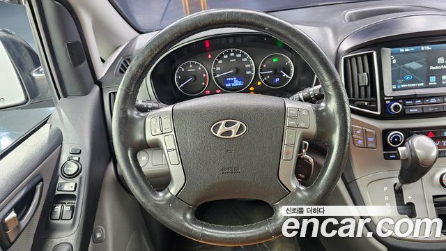 Hyundai Grand Starex 4WD 12-Seater Wagon Modern Special 2016 — фото 13