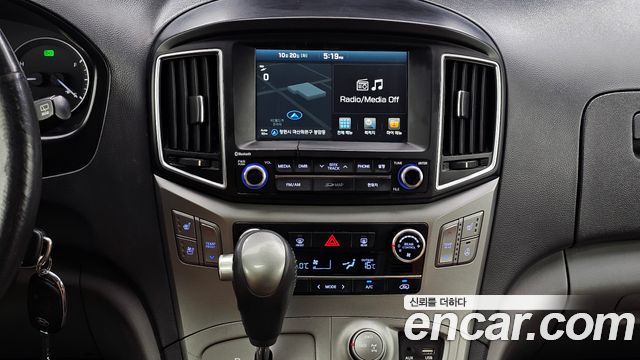 Hyundai Grand Starex 4WD 12-Seater Wagon Modern Special 2016 — фото 14