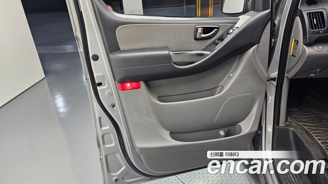 Hyundai Grand Starex 4WD 12-Seater Wagon Modern Special 2016 — фото 25