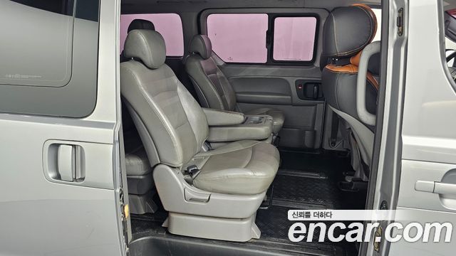 Hyundai Grand Starex 4WD 12-Seater Wagon Modern Special 2016 — фото 26