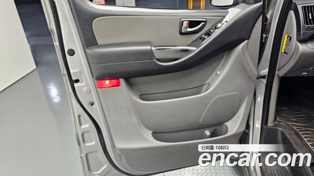 Hyundai Grand Starex 4WD 12-Seater Wagon Modern Special 2016 — фото 28