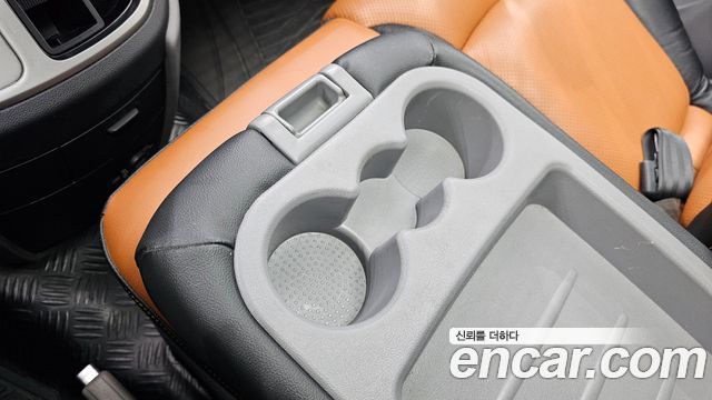 Hyundai Grand Starex 4WD 12-Seater Wagon Modern Special 2016 — фото 30