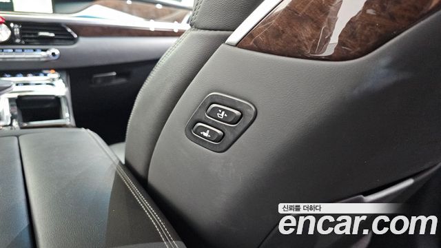 Genesis EQ900 3.8 GDI AWD Premium Luxury 2018 — фото 20
