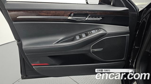 Genesis EQ900 3.8 GDI AWD Premium Luxury 2018 — фото 24