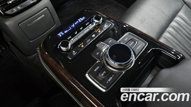 Genesis EQ900 3.8 GDI AWD Premium Luxury 2018 — фото 31