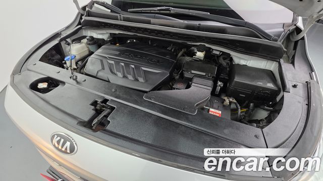 Kia Carnival 11-Seater Deluxe 2020 — фото 6