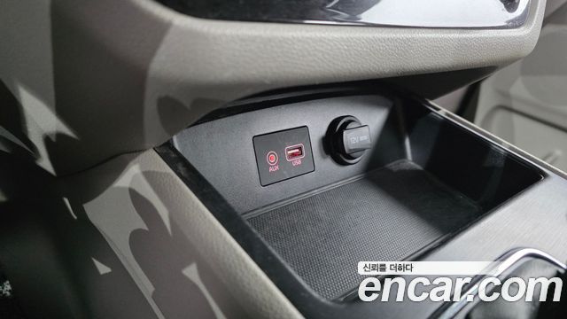 Kia Carnival 11-Seater Deluxe 2020 — фото 13