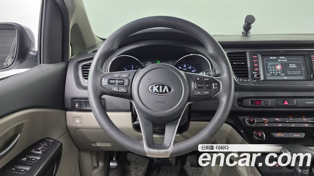Kia Carnival 11-Seater Deluxe 2020 — фото 15