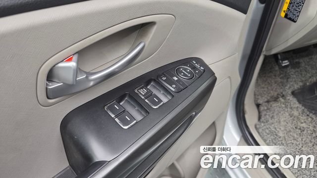 Kia Carnival 11-Seater Deluxe 2020 — фото 17