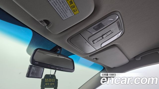 Kia Carnival 11-Seater Deluxe 2020 — фото 18