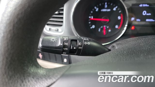 Kia Carnival 11-Seater Deluxe 2020 — фото 20