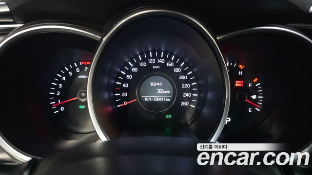 Kia K5 LPI Deluxe 2015 — фото 8