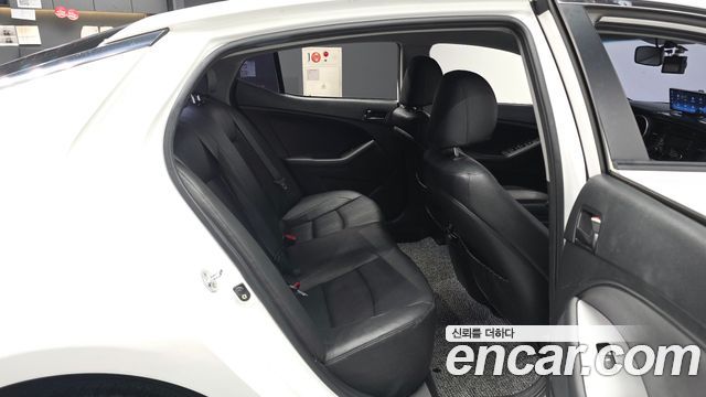 Kia K5 LPI Deluxe 2015 — фото 12