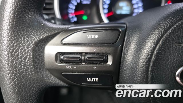 Kia K5 LPI Deluxe 2015 — фото 18