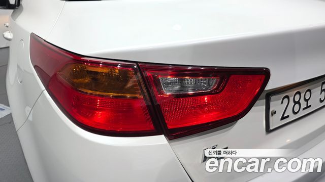 Kia K5 LPI Deluxe 2015 — фото 23