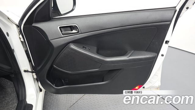 Kia K5 LPI Deluxe 2015 — фото 24