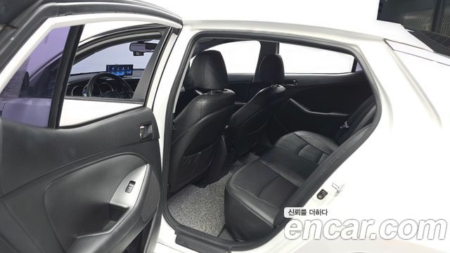 Kia K5 LPI Deluxe 2015 — фото 26