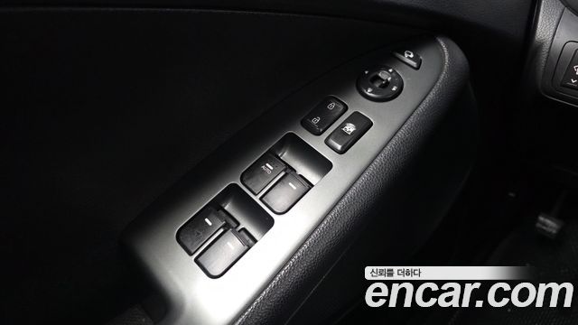 Kia K5 LPI Deluxe 2015 — фото 28