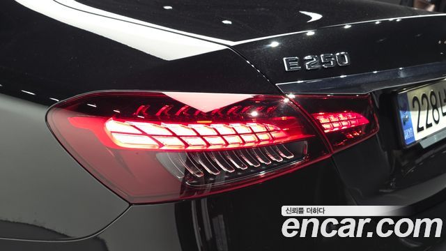 Mercedes-Benz E-Class (W213) E250 Exclusive 2022 — фото 23