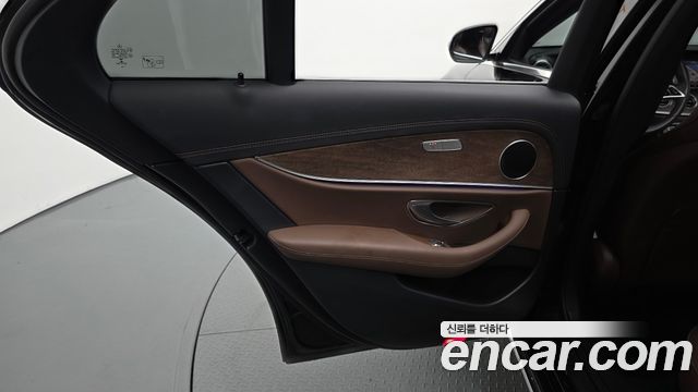 Mercedes-Benz E-Class (W213) E250 Exclusive 2022 — фото 25