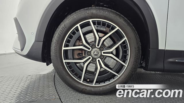 Mercedes-Benz EQB (X243) EQB300 4MATIC AMG Line 2022 — фото 5